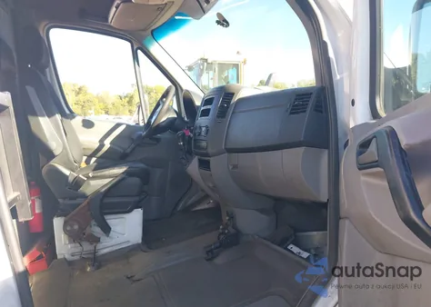 2014 Mercedes-Benz Sprinter 2500 High Roof из США, поврежденный, VIN WD3PE8DE6E5897902